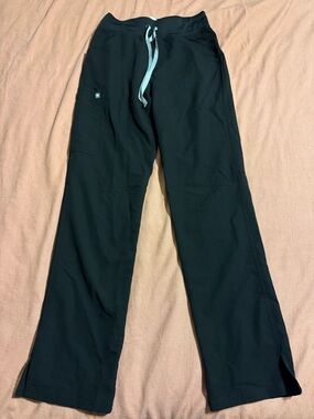 FIGS Women’s Kade Black Scrub Pants